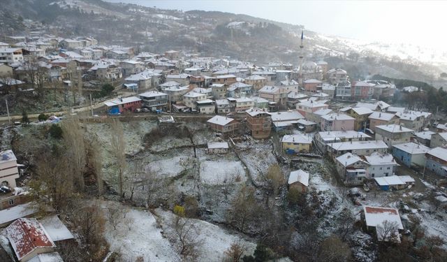 Uşak'ın komşusu Demirci beyaza büründü
