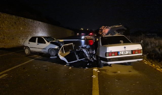 Kütahya'da trafik kazası! 2'si ağır, 4 yaralı!