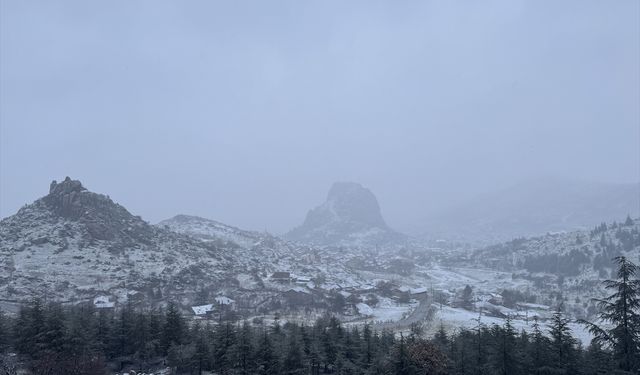 Afyonkarahisar beyazla süsleniyor