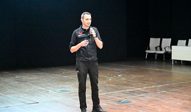 Uşak Üniversitesi'nde deprem farkındalık eğitimi