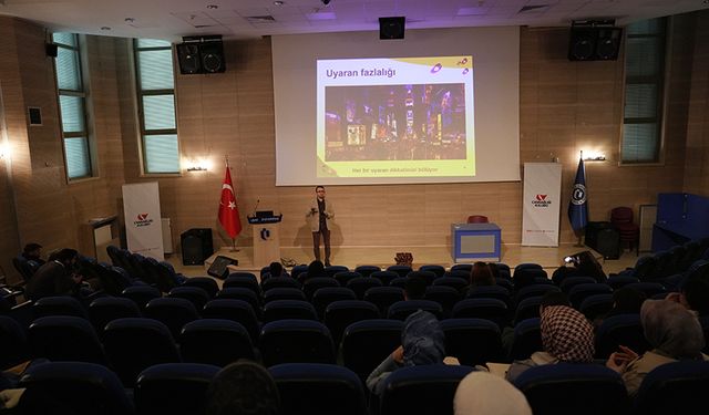 Uşak Üniversitesi'nden Dr. Kutlu’dan Gençlere Dikkat Farkındalığı Eğitimi