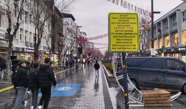 Uşak İsmetpaşa Caddesi'ne giren araçlarla ilgili 3 saat geriye doğru güncelleme