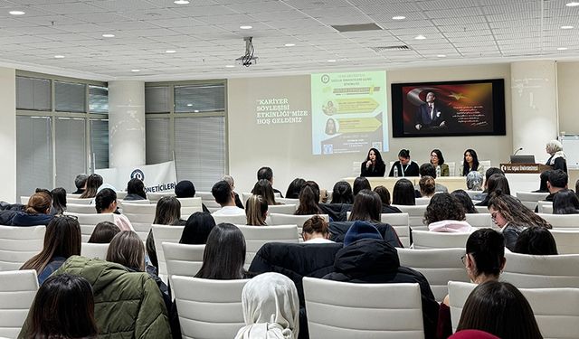 Uşak Üniversitesi’nde “Sağlık İdarecileri Günü” Söyleşisi Düzenlendi