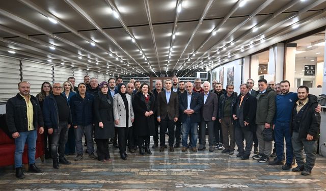 Uşak Valisi Aktaş, 10 Ocak Çalışan Gazeteciler Günü nedeniyle kentteki gazetecilerle yemekte buluştu
