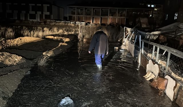 Afyonkarahisar'da binaları su bastı!