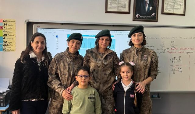 Aydın'da şehit polis kızına, özel harekat polislerinden doğum günü sürprizi