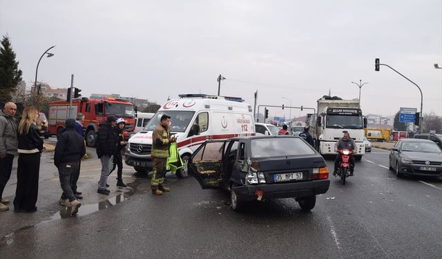 Turgutlu'da yolcu otobüsü kazaya karıştı; 2 yaralı!