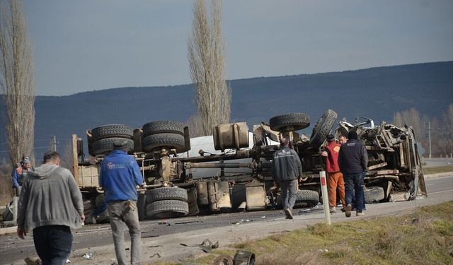 Kütahya'da şaşırtan kaza; 2 yaralı!