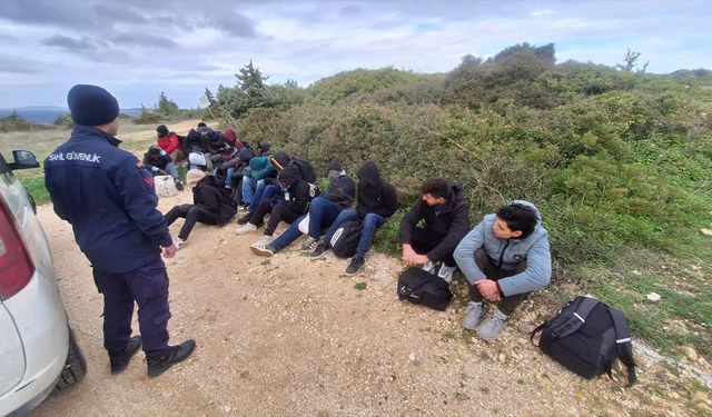 İzmir'de 33 düzensiz göçmen kurtarıldı