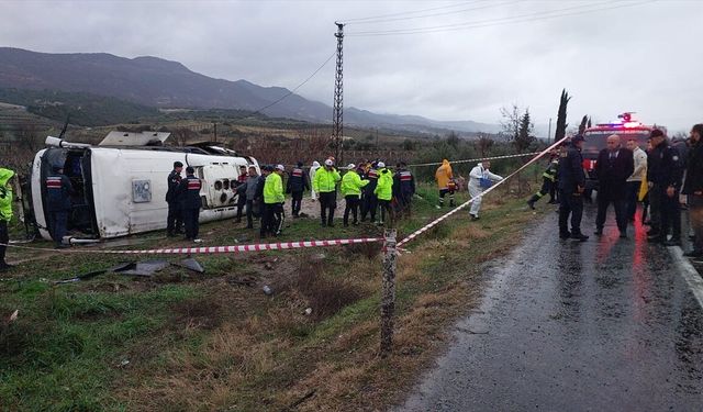 Denizli'de korkutan kaza; 1 ölü, 22 yaralı!