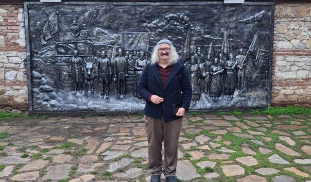 Kanadalı Gezgin Benjamin Roy, Uşak Kent Tarihi Müzesi'ni ziyaret etti