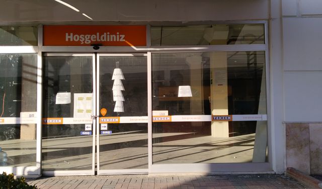 Yapı market devinin Uşak Festiva'daki mağazası da kapandı