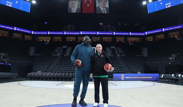 Cumhurbaşkanı Erdoğan ile eski NBA oyuncusu Shaquille O'Neal basketbol oynadı
