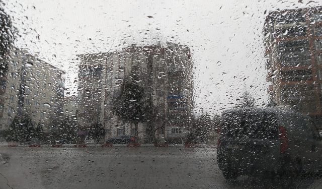 Uşak'ta su kaynaklarının bulunduğu bölgelere iyi yağmur yağdı!