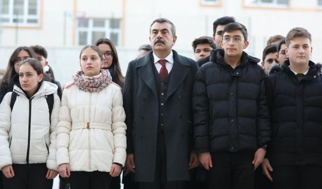 Uşak'ta yarın okullarda 6 Şubat depremi şehitleri için saygı duruşu yapılacak