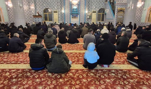 Uşak'ta Berat Kandili camilerde idrak edildi