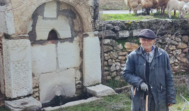 Uşak Beylerhan Köyü'ndeki Koca Çeşme aynı zamanda bir imar belgesi!