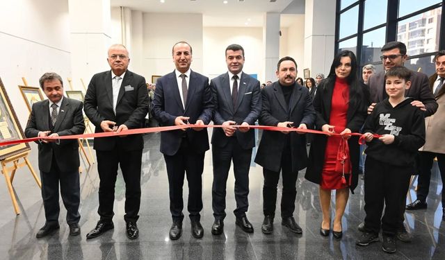 Uşak Arkeoloji Müzesi'nde “Sanatın Diliyle Değerlerimiz” Sergisi Açıldı