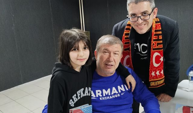 Kral Tanju Çolak, Uşak TOKİ Şefkat İlkokulu öğrencileriyle buluştu