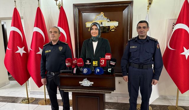 Afyonkarahisar Valisi Yiğitbaşı, aylık basın bilgilendirme toplantısı yaptı