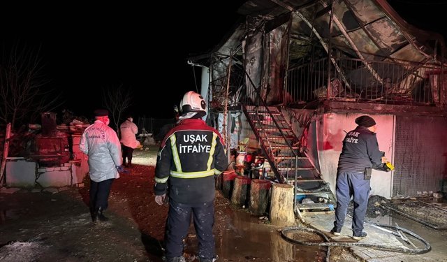 Uşak Sivaslı'daki yangında 2 kişi hayatını kaybetti
