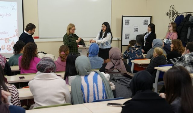 Uşak Üniversitesi'nde “Marteniçka Yapımı Etkinliği” Düzenlendi