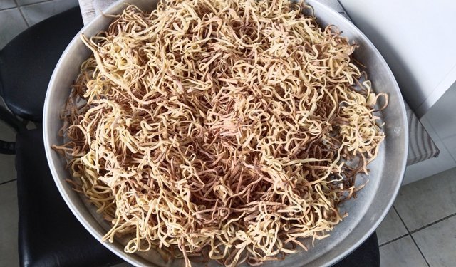 Uşak'ta Ramazan ayında çok tüketilen erişte, 250 ila 500 TL'den satılıyor!