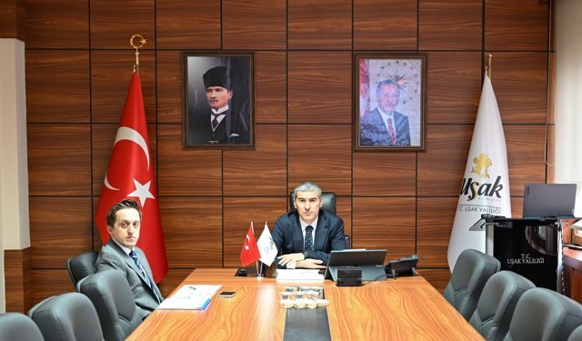 Uşak'ta düzensiz göçle mücadele toplantısı