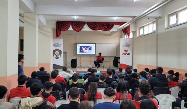 Kütahya Emniyeti Gençlere Arkadaş Seçimi Noktasında Uyardı !