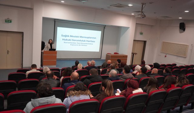 Uşak'ta Ağız ve Diş Sağlığı çalışanlarına yönelik "Hukuki Sorumluluk" sunumu