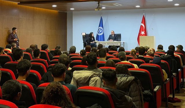 Uşak Üniversitesi'nde ‘‘Medya; Sahadan Merkeze Habercilik Yolculuğu’’ Söyleşisi