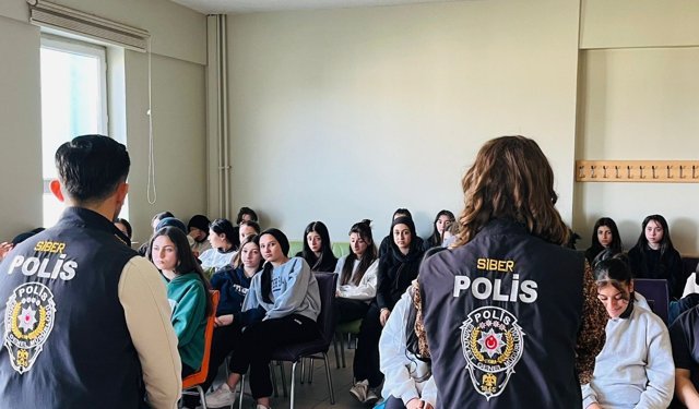 Emniyet gençleri sanal kumar batağına karşı bilgilendirdi!