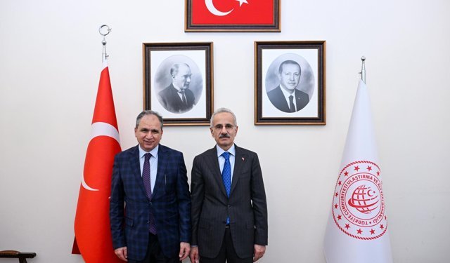 Uşak'ın ulaşım projeleri için Bakan Uraloğlu ile görüştü
