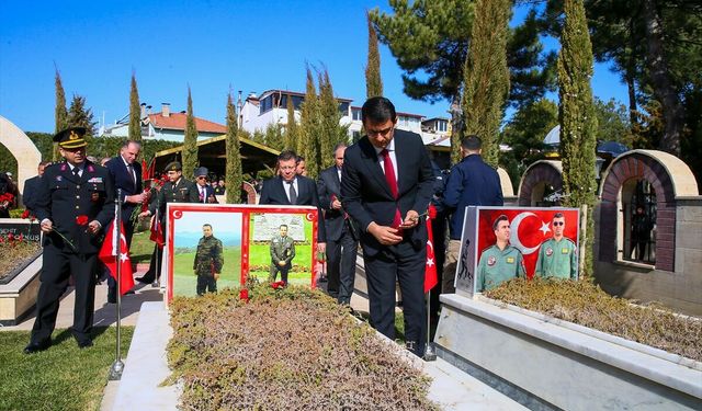 Uşak'ta Çanakkale Deniz Zaferi'nin 111. yılı dolayısıyla tören düzenlendi