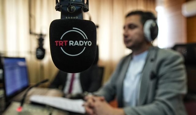 Uşak ve diğer illerdeki milyonların dinlediği TRT İzmir Radyosu 75'inci yılını kutluyor