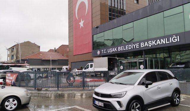 Özkan Yalım'ın ardından kimin Uşak Belediye Başkan vekili olacağına dair görüşmeler sürüyor