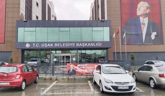 Görevden uzaklaştırılan Özkan Yalım'ın 'Uşak Belediyesi'ne iş için gelmeyin' videosu akıllara geldi