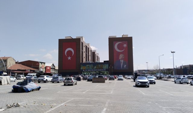 Uşak Belediyesi'nde maaşlar yarıya mı indi?