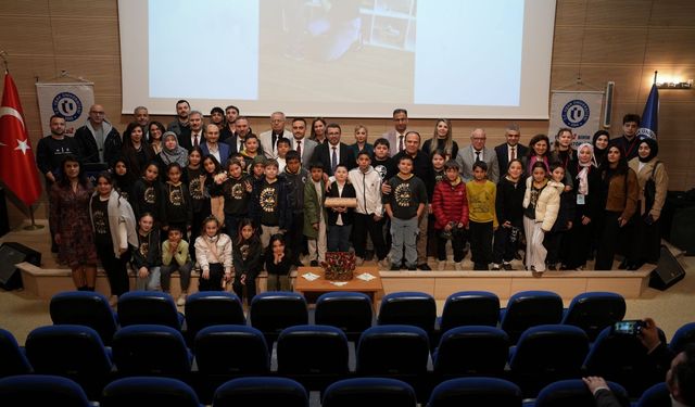 Uşak Üniversitesi ve Malkoçoğlu İlkokulu, down sendrom farkındalık günü etkinliği düzenledi