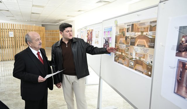 Uşak Üniversitesi'nde en beğenilen afişe Rektör Demir'den teşekkür belgesi