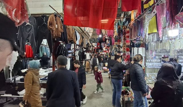 Uşak kapalı pazarda bayram hareketliliği