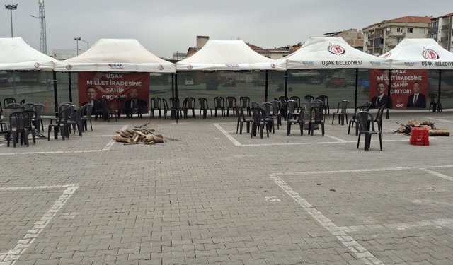 Uşak Belediyesi’nde demokrasi nöbeti ağır aksak ilerliyor!