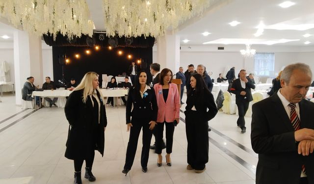 Şengül Sayan ve ekibi Uşak İnşaatçılar Odası seçimini kazandı