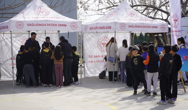 Uşak Malkoçoğlu İlkokulu’nda sağlıklı çocuk, sağlıklı gelecek programı