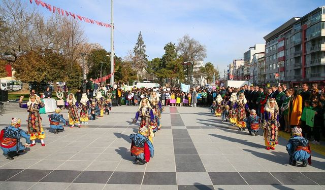 Yeşilay Haftası kapsamında Uşak'ta yürüyüş yapıldı