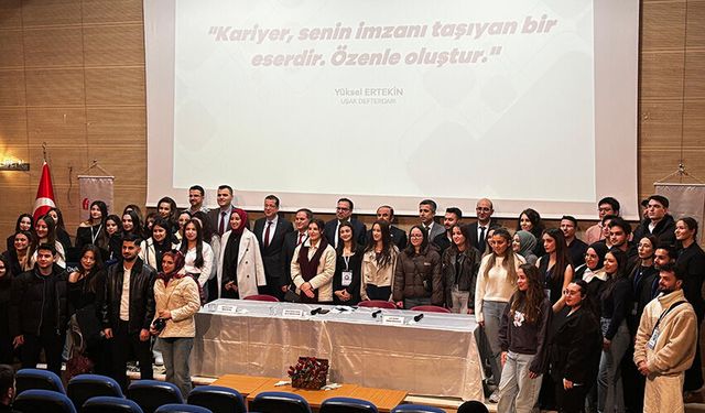 Uşak İl Defterdarı Yüksel Ertekin, üniversite öğrencilerine kariyerleri için önemli tavsiyelerde bulundu