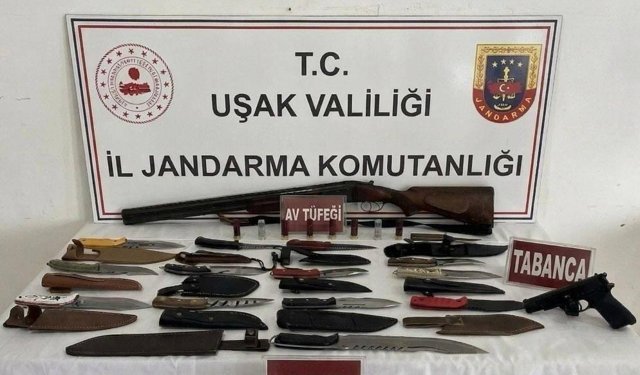 Uşak’ın ilçeleri Banaz ve Eşme’de yasaklı madde ve kaçak silah operasyonları yapıldı!