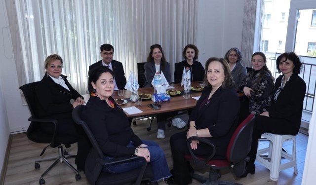 Kütahya Belediyesi Başkanı Kahveci, kadın iş insanlarını ziyaret etti