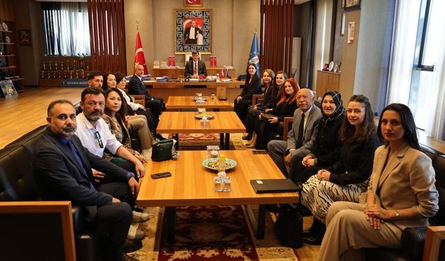 Kütahya Belediyesi, kentin değerleri için sanatçılar ve esnafla anlaşma yaptı