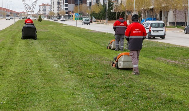Uşak genelindeki parklarda düzenleme çalışmaları yapılıyor!